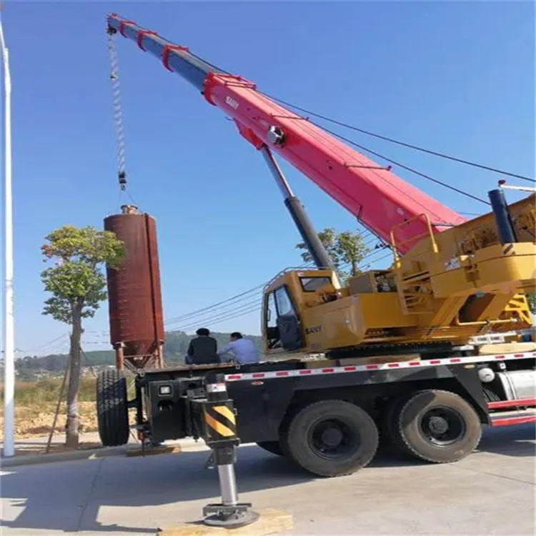 龙岩新罗吊车租赁作业时的保养和维护