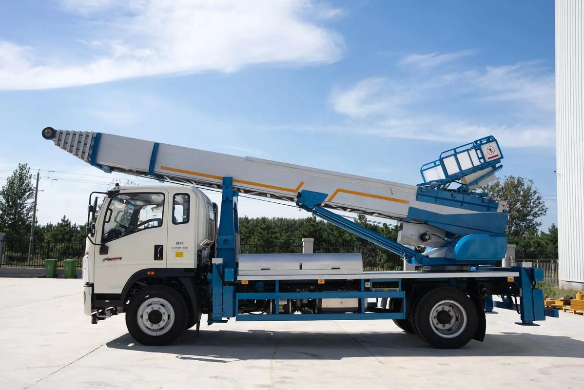 龙岩新罗云梯上料车租赁费用