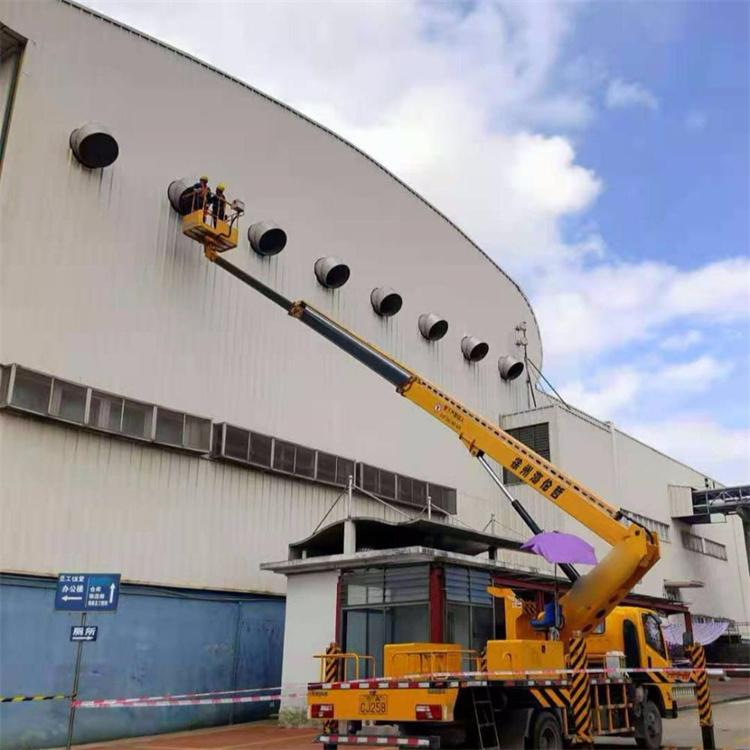 龙岩新罗高空作业车出租服务：专业广告牌安装解决方案